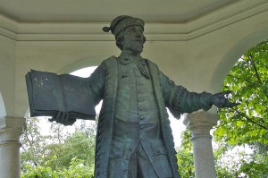 A statue of Kepler in Linz